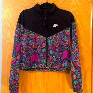 Nike wind breaker